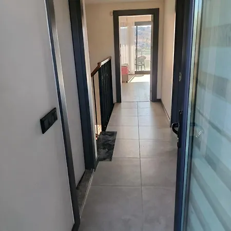 Havuzlu lüks villa havuzu ısıtmalı Villa Çeşme