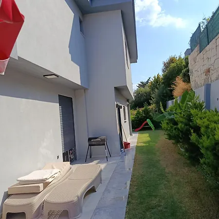 Havuzlu lüks villa havuzu ısıtmalı Villa