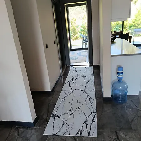 Havuzlu lüks villa havuzu ısıtmalı Villa Çeşme