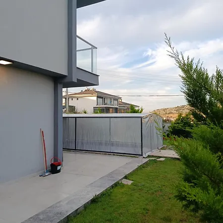 Havuzlu lüks villa havuzu ısıtmalı *